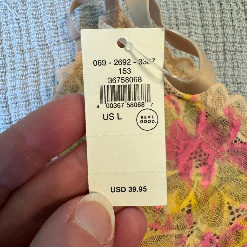 NWT, Aerie bralette, beautiful watercolor looking lace , size large. - Picture 6 of 7